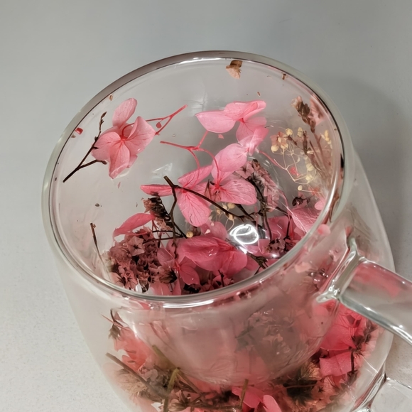 Pressed Flower Glass Mug Set Pink Blue – Aesthetic Floral Tea Cups Handmade Gift - Picture 5 of 12